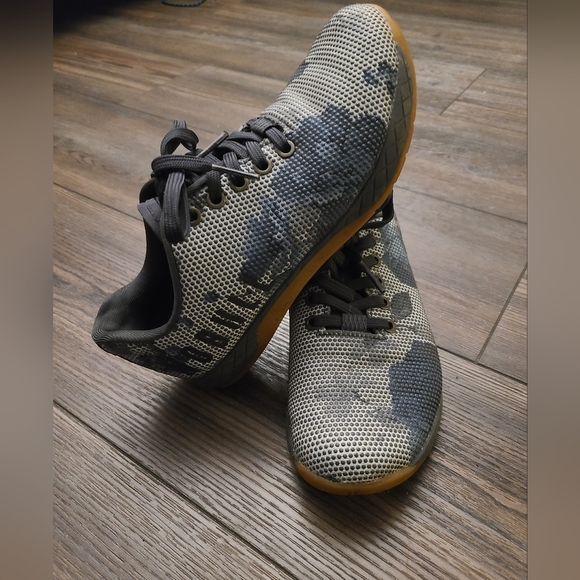 NOBULL Shoes - Rare NOBULL Floral Gum Bottom Trainer Size 7